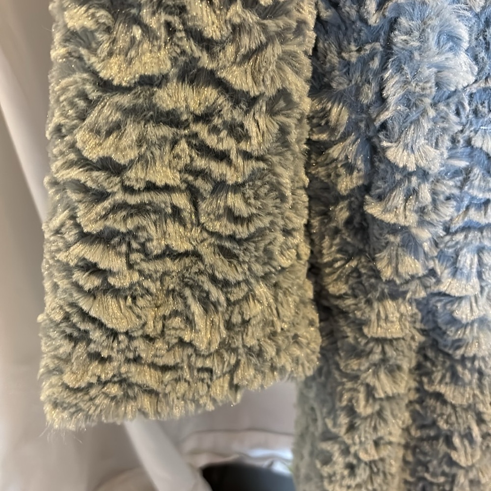 Kenneth Cole faux fur coat - Picture 6 of 6